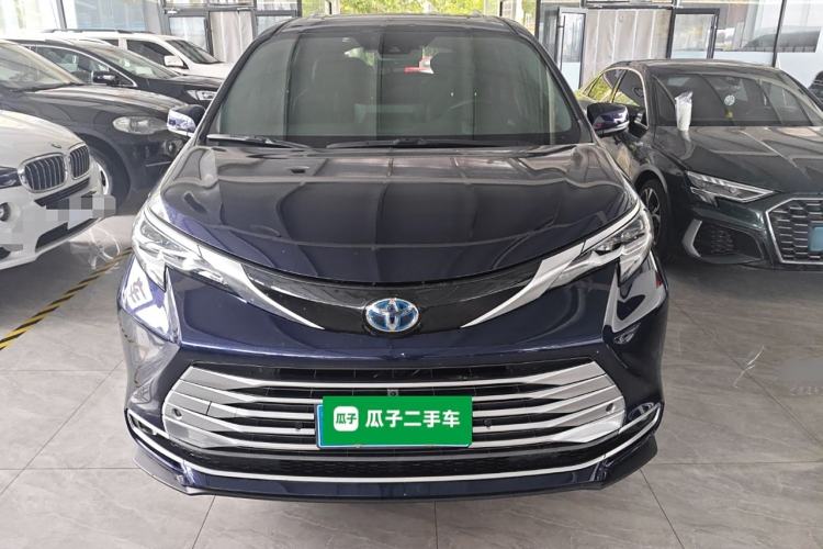 Used Toyota SIENNA 2021 2.5L Hybrid Platinum Edition Front