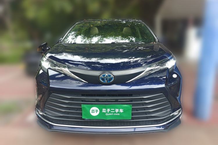 Used Toyota SIENNA  Front