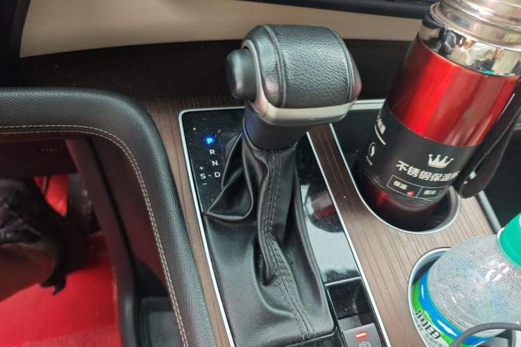 Used Toyota SIENNA 2021 2.5L Hybrid Luxury Edition Gear Lever