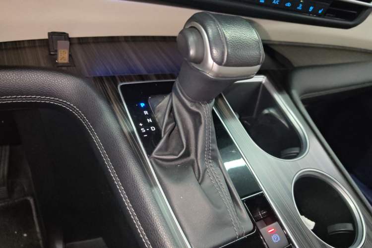 Used Toyota SIENNA 2021 2.5L Hybrid Ultimate Edition Gear Lever