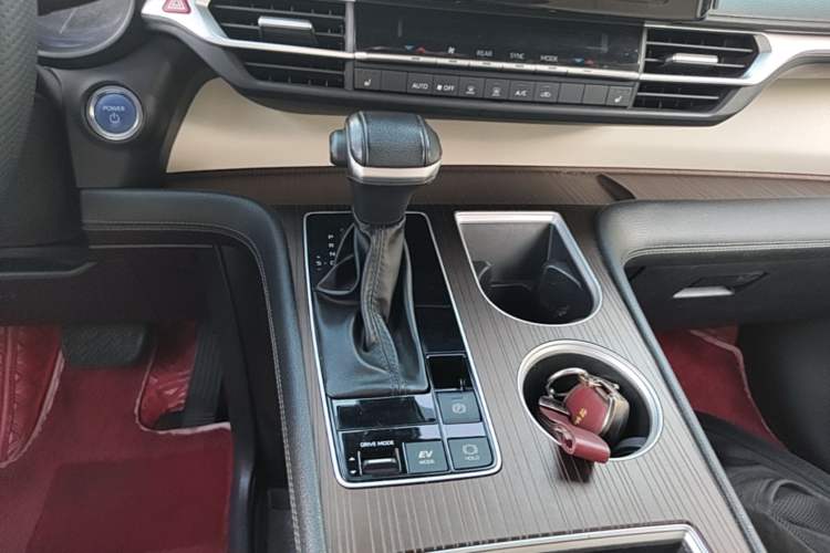 Used Toyota SIENNA 2021 2.5L Hybrid Luxury Edition Gear Lever