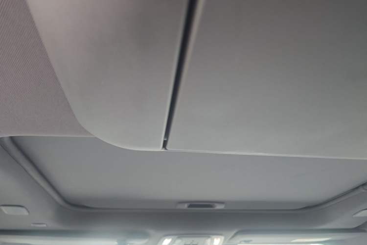 Used Toyota SIENNA 2021 2.5L Hybrid Platinum Edition Headliner