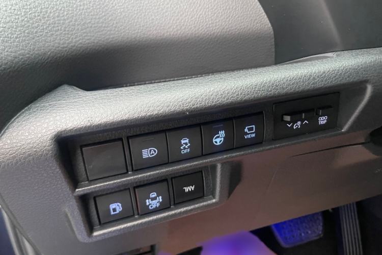 Used Toyota SIENNA 2021 2.5L Hybrid Platinum Edition Interior 3