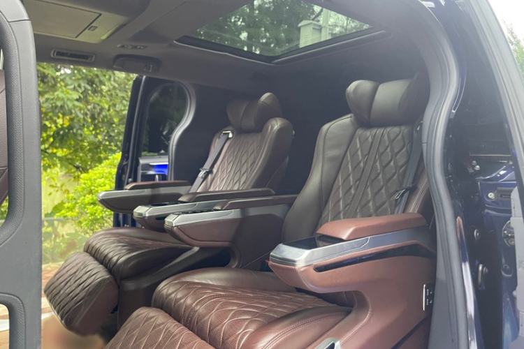 Used Toyota SIENNA 2021 2.5L Hybrid Platinum Edition Interior 6