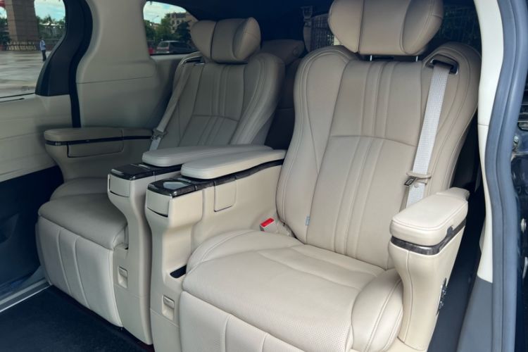 Used Toyota SIENNA 2021 2.5L Hybrid Luxury Edition Interior 7