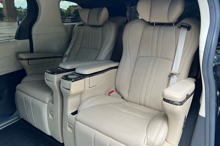 Used Toyota SIENNA 2021 2.5L Hybrid Luxury Edition Interior 7