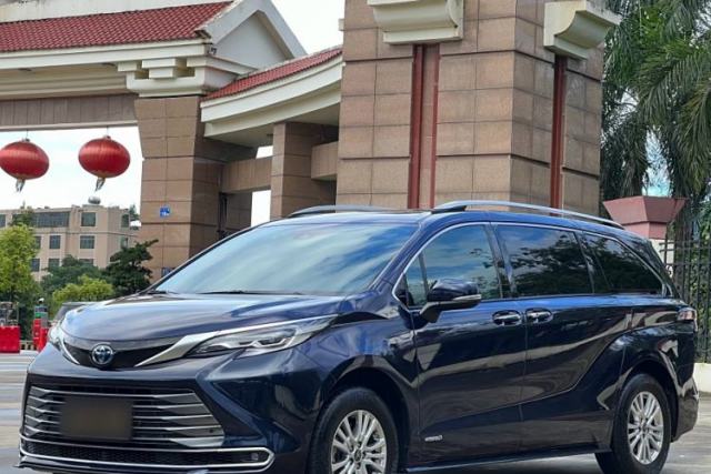 Used Toyota SIENNA 2021 2.5L Hybrid Luxury Edition