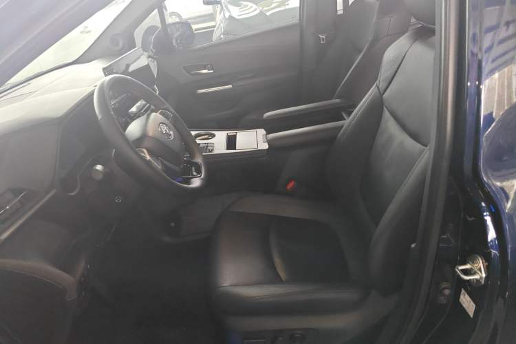Used Toyota SIENNA 2021 2.5L Hybrid Platinum Edition Left Front Seat