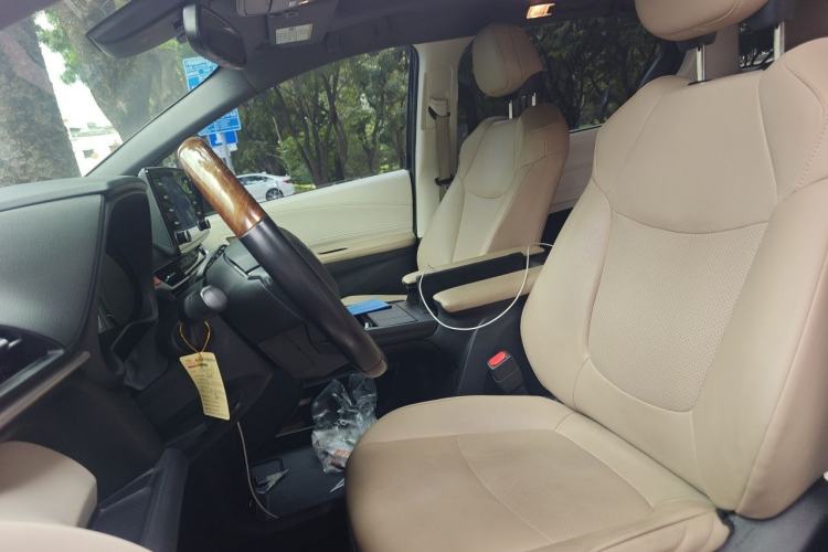 Used Toyota SIENNA  Left Front Seat