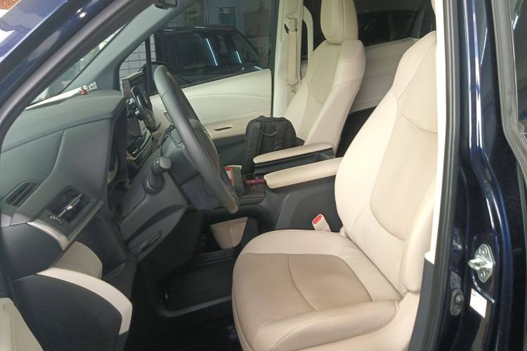 Used Toyota SIENNA 2021 2.5L Hybrid Luxury Edition Left Front Seat