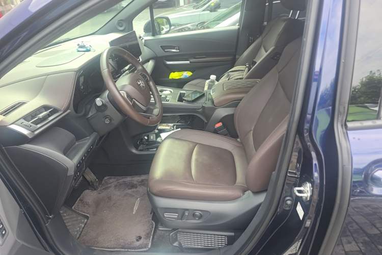 Used Toyota SIENNA 2021 2.5L Hybrid Platinum Edition Left Front Seat