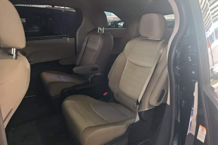 Used Toyota SIENNA 2021 2.5L Hybrid Comfort Edition Left Rear Seat