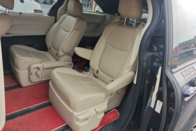 Used Toyota SIENNA 2021 2.5L Hybrid Luxury Edition Left Rear Seat