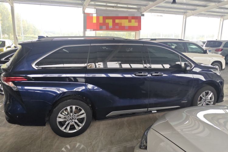 Used Toyota SIENNA 2021 2.5L Hybrid Platinum Edition Left Side
