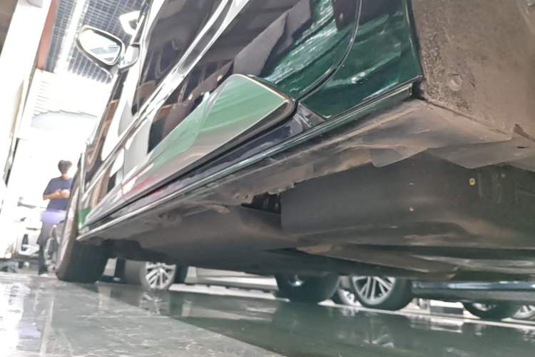Used Toyota SIENNA 2021 2.5L Hybrid Platinum Edition Left Side Sill