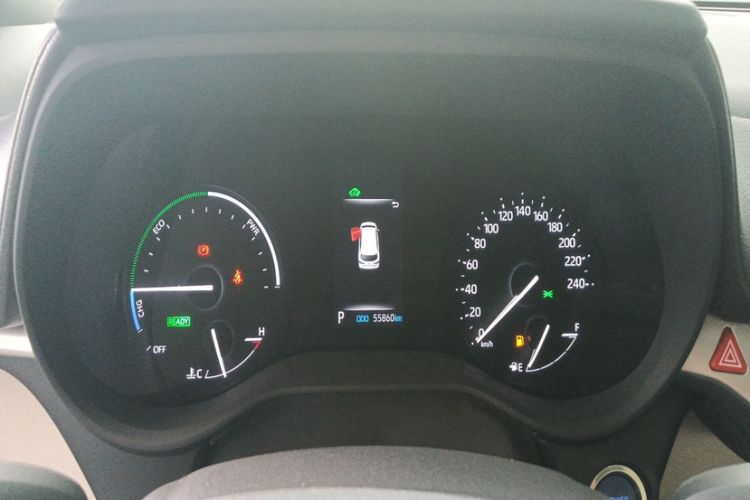 Used Toyota SIENNA 2021 2.5L Hybrid Luxury Edition Odometer Close Up