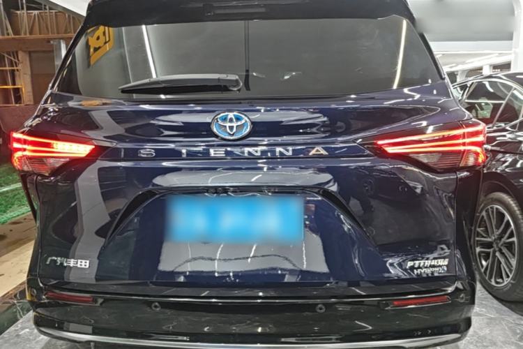 Used Toyota SIENNA 2021 2.5L Hybrid Platinum Edition Rear