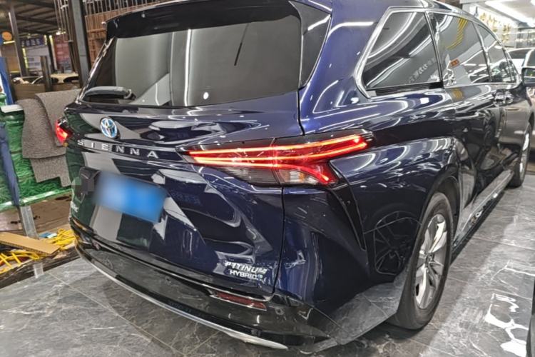 Used Toyota SIENNA 2021 2.5L Hybrid Platinum Edition Rear Right 45 Deg