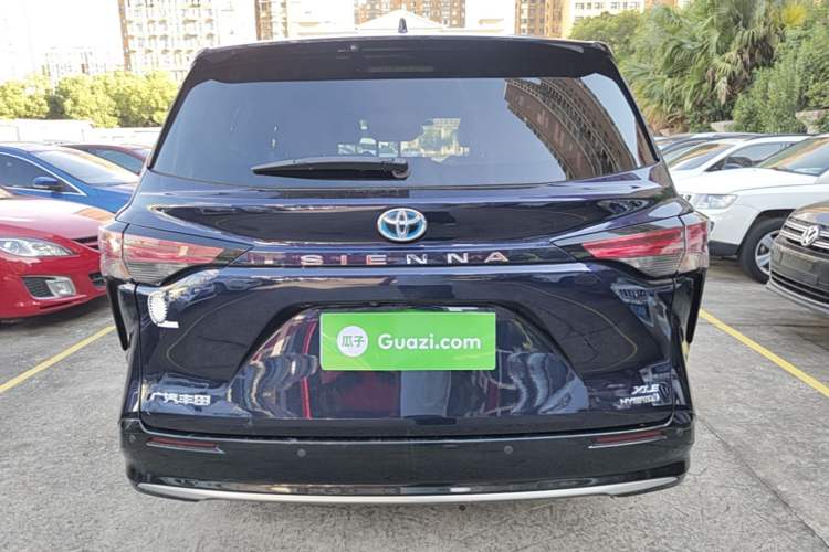 Used Toyota SIENNA 2021 2.5L Hybrid Luxury Edition Rear