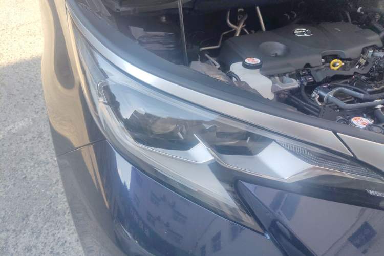 Used Toyota SIENNA 2021 2.5L Hybrid Platinum Edition Right Front Headlight