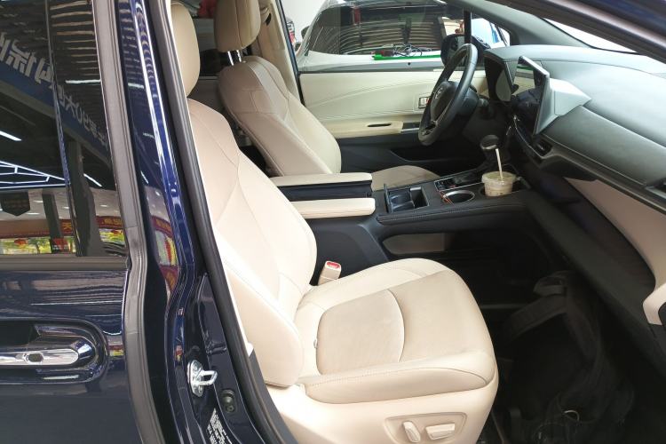 Used Toyota SIENNA 2021 2.5L Hybrid Ultimate Edition Right Front Seat