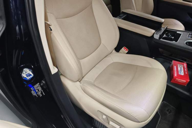 Used Toyota SIENNA 2021 2.5L Hybrid Ultimate Edition Right Front Seat