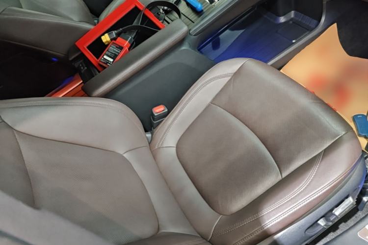 Used Toyota SIENNA 2021 2.5L Hybrid Platinum Edition Right Front Seat