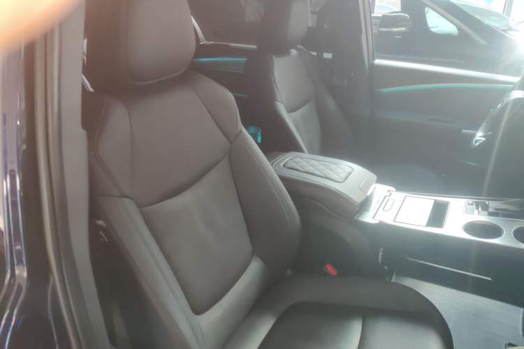 Used Toyota SIENNA 2021 2.5L Hybrid Platinum Edition Right Front Seat