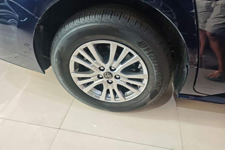 Used Toyota SIENNA 2021 2.5L Hybrid Comfort Edition Right Rear Wheel Hub