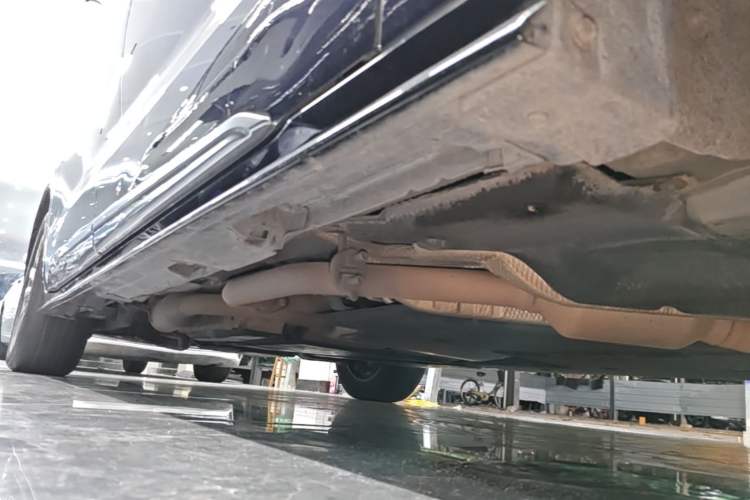 Used Toyota SIENNA 2021 2.5L Hybrid Platinum Edition Right Side Sill