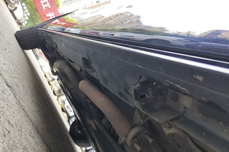 Used Toyota SIENNA 2021 2.5L Hybrid Luxury Edition Right Side Sill