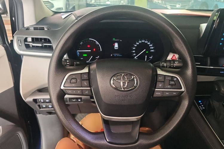 Used Toyota SIENNA 2021 2.5L Hybrid Comfort Edition Steering Wheel