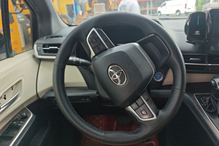 Used Toyota SIENNA 2021 2.5L Hybrid Luxury Edition Steering Wheel