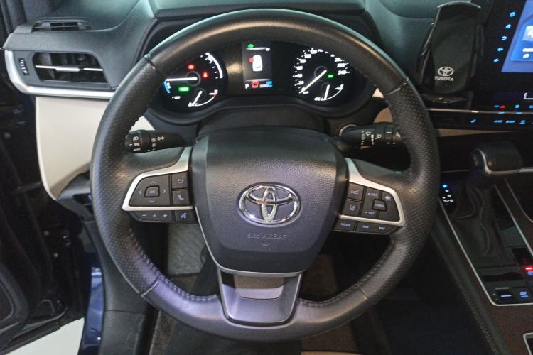 Used Toyota SIENNA 2021 2.5L Hybrid Luxury Edition Steering Wheel