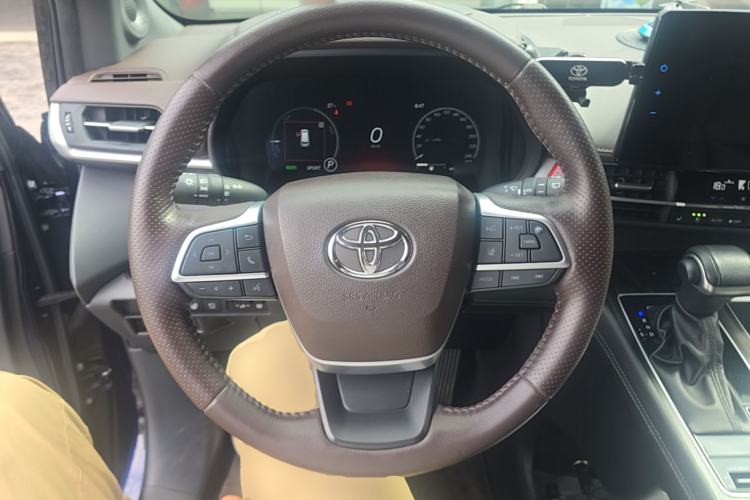Used Toyota SIENNA 2021 2.5L Hybrid Platinum Edition Steering Wheel
