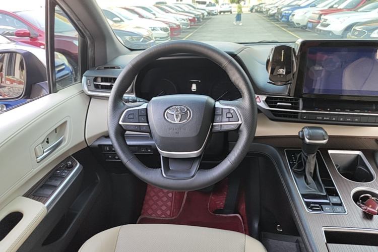 Used Toyota SIENNA 2021 2.5L Hybrid Luxury Edition Steering Wheel