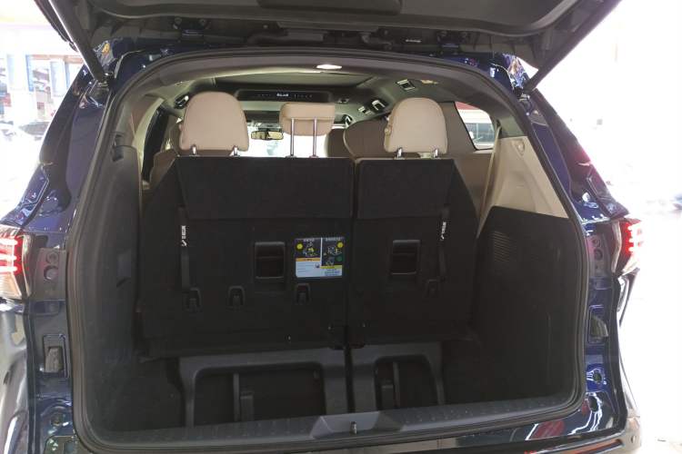 Used Toyota SIENNA 2021 2.5L Hybrid Ultimate Edition Trunk