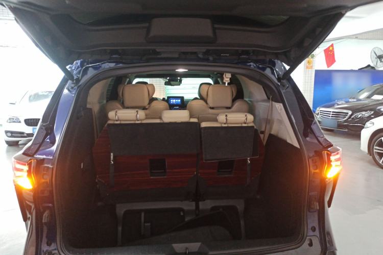 Used Toyota SIENNA 2021 2.5L Hybrid Luxury Edition Trunk
