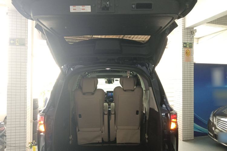 Used Toyota SIENNA 2021 2.5L Hybrid Luxury Edition Trunk