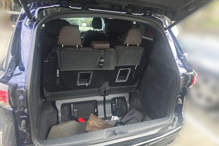 Used Toyota SIENNA 2021 2.5L Hybrid Platinum Edition Trunk