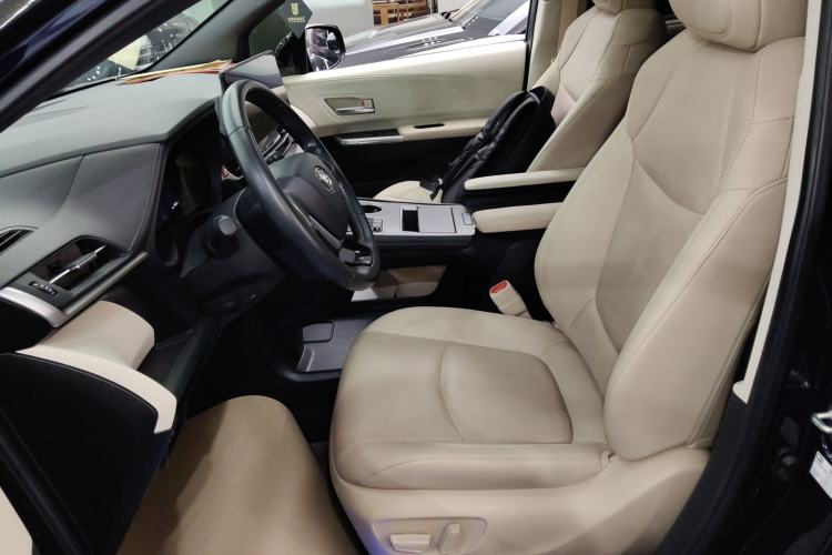 Used Toyota SIENNA 2021 2.5L Hybrid Ultimate Edition Left Front Seat