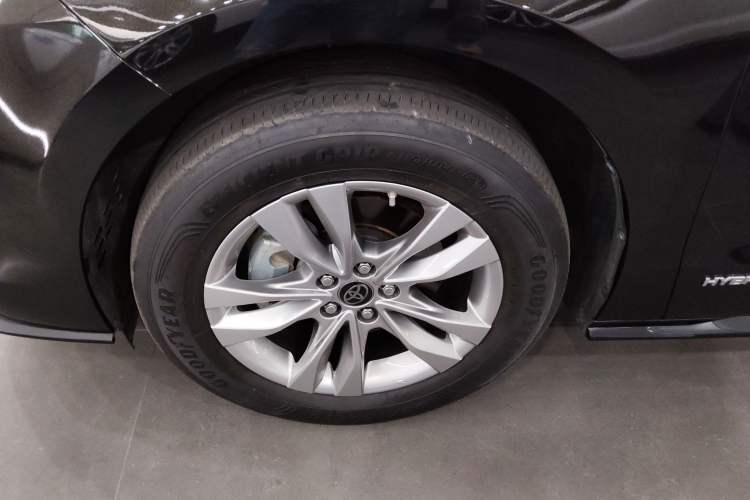Used Toyota SIENNA 2021 2.5L Hybrid Ultimate Edition Left Front Wheel Hub