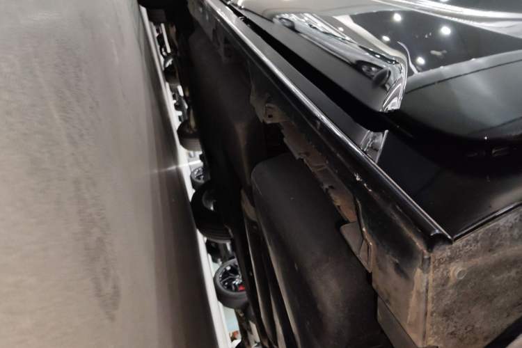 Used Toyota SIENNA 2021 2.5L Hybrid Ultimate Edition Left Side Sill