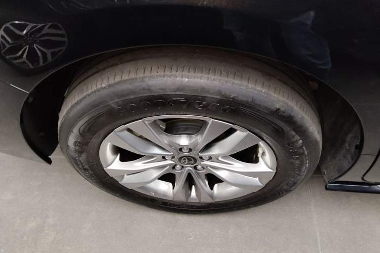 Used Toyota SIENNA 2021 2.5L Hybrid Ultimate Edition Right Rear Wheel Hub