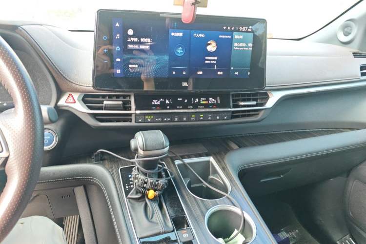 Used Toyota SIENNA 2021 2.5L Hybrid Platinum Edition Audio And AC Panel