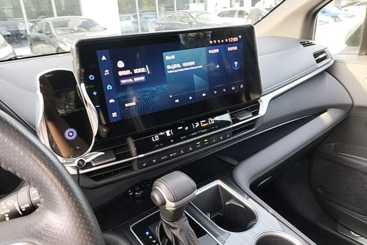 Used Toyota SIENNA 2021 2.5L Hybrid Ultimate Edition Audio And AC Panel