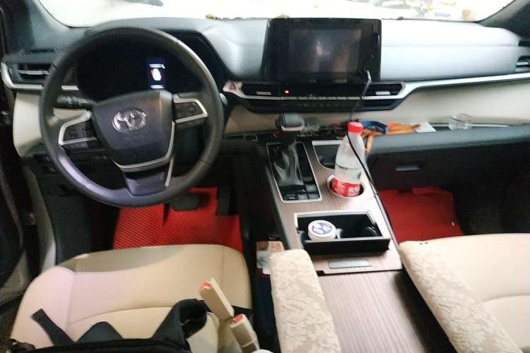 Used Toyota SIENNA 2021 2.5L Hybrid Luxury Edition Center Console
