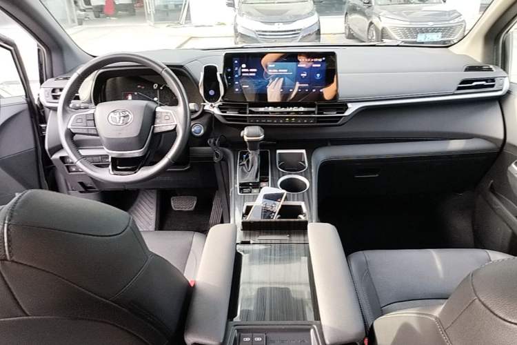 Used Toyota SIENNA 2021 2.5L Hybrid Ultimate Edition Center Console