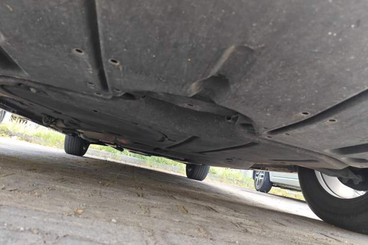 Used Toyota SIENNA 2021 2.5L Hybrid Platinum Edition Chassis Front