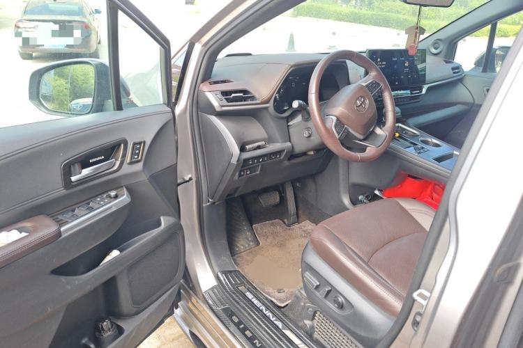 Used Toyota SIENNA 2021 2.5L Hybrid Platinum Edition Driver Seat